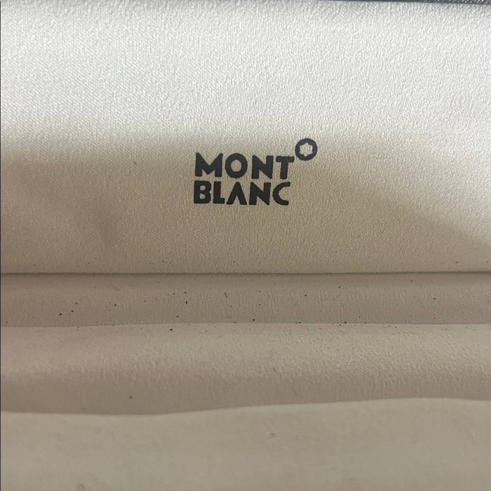 Montblanc Black And White Pen Box View 4
